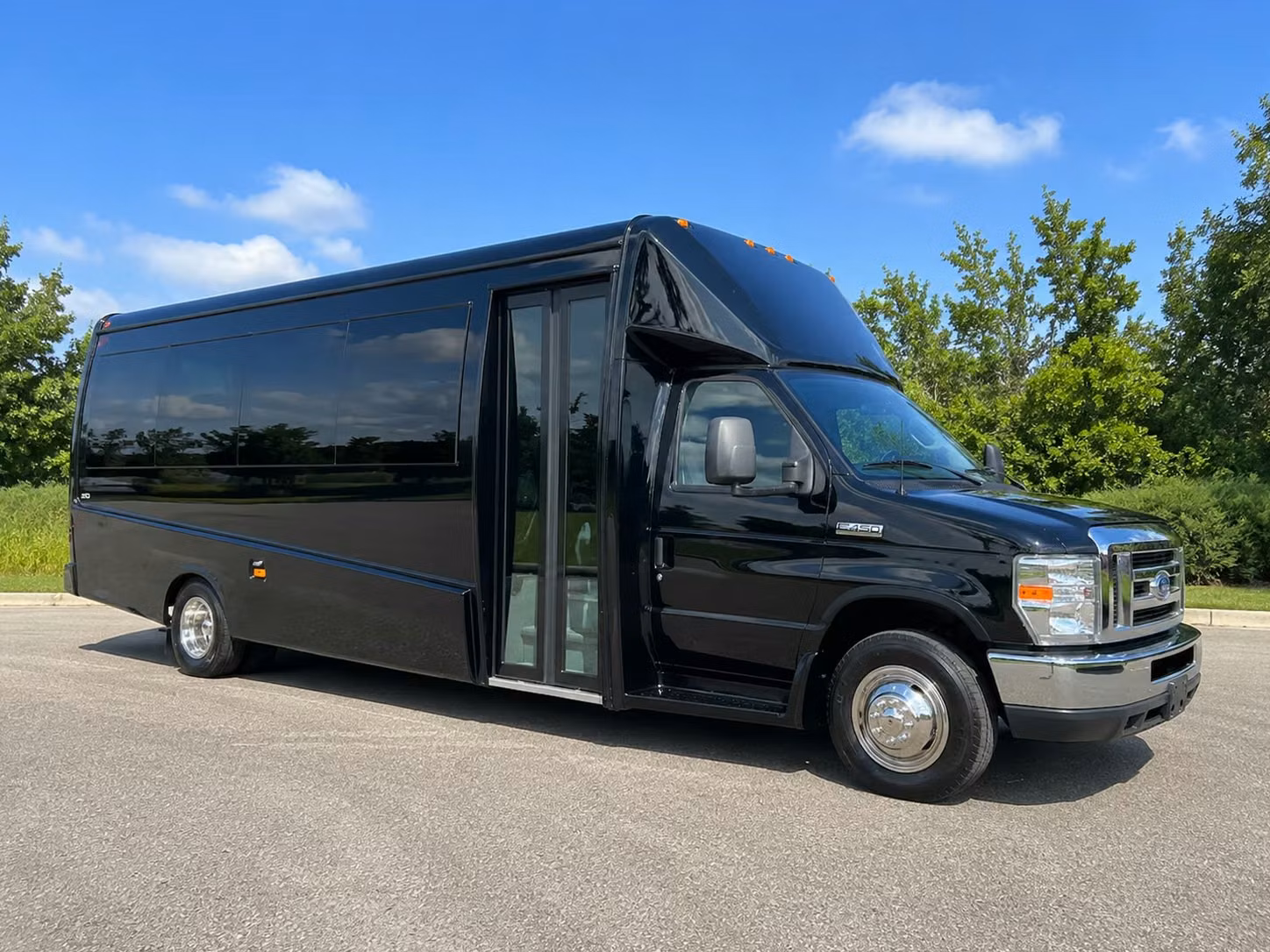 west sacramento 15 passenger minibus rental