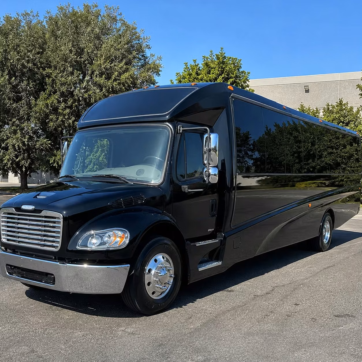 west sacramento 28 passenger minibus rental