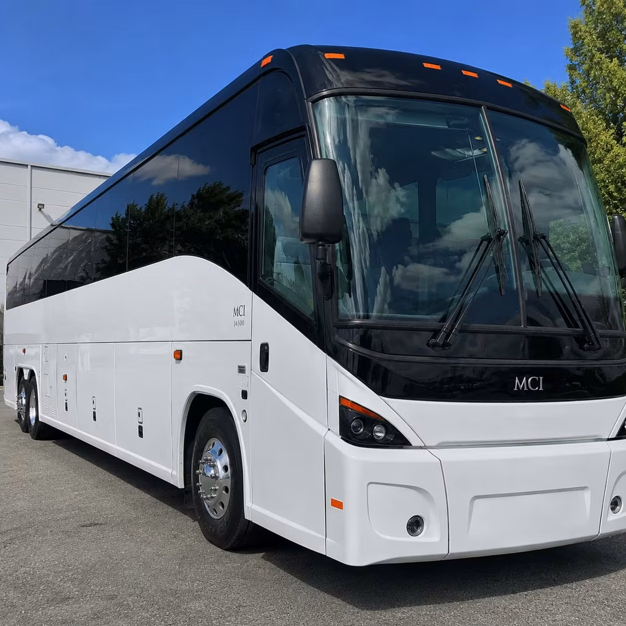 west sacramento commuter shuttle services for daily workforce transportation